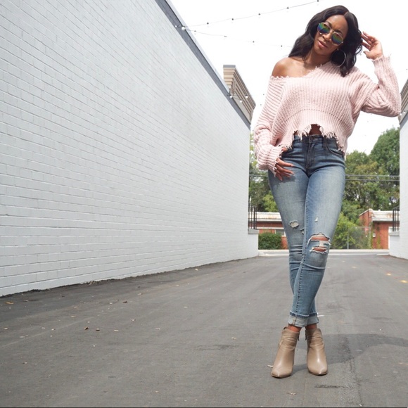 Elan Pink distressed sweater - Picture 2 of 3